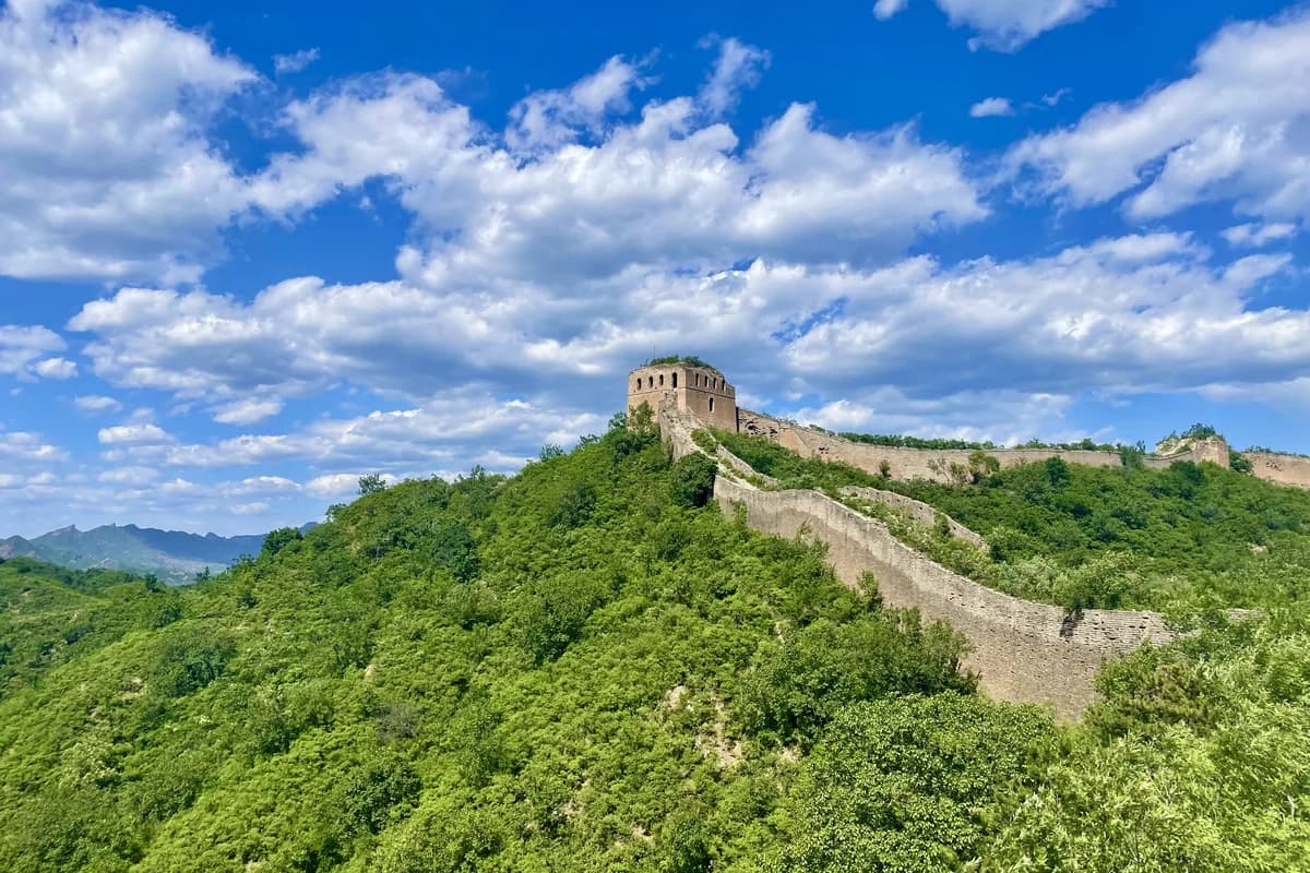 Gubeikou: wild, unreconstructed wall.