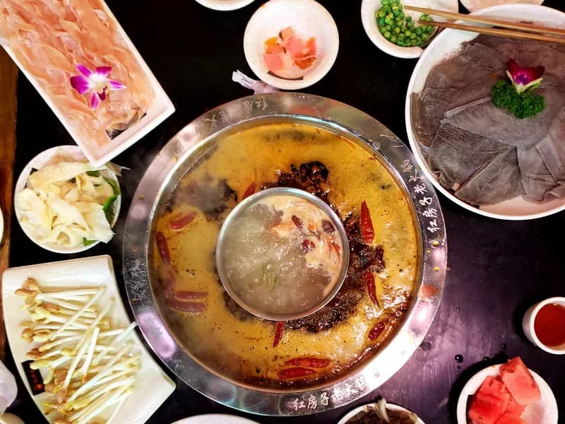 Chongqing food and hotpot tour.
