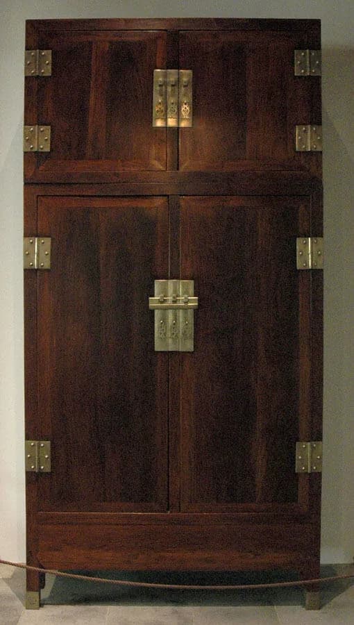16th-century Ming dynasty huanghuali wardrobe