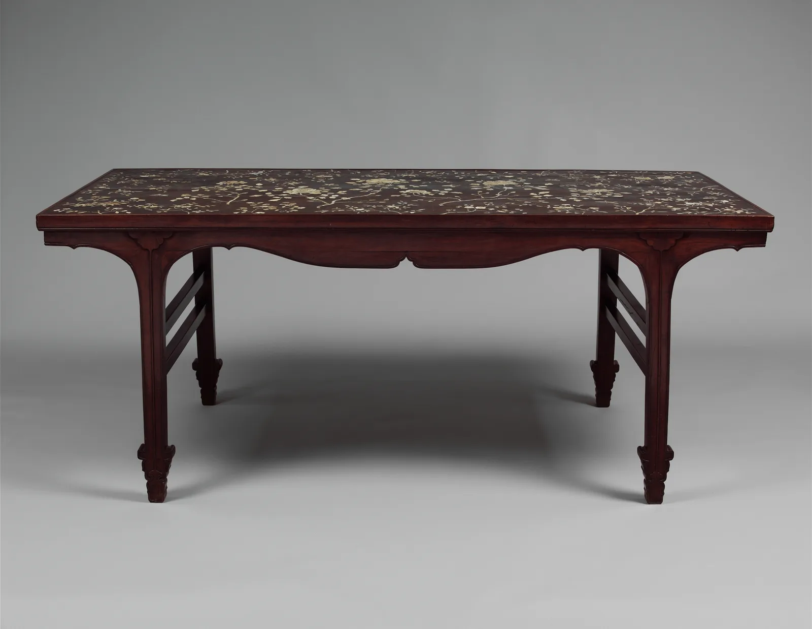 Late Ming Chinese black lacquer table with mother-of-pearl floral inlay