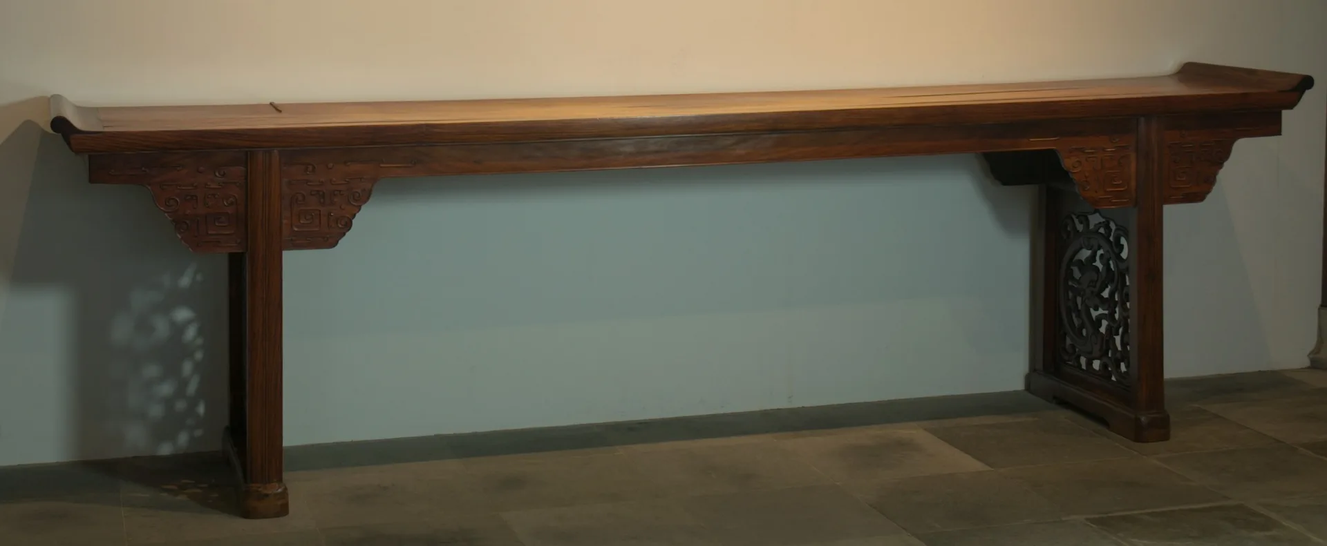 Late Ming or early Qing huanghuali long side table made from Dalbergia odorifera