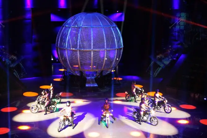 Shanghai ERA acrobatic show guide for tickets, private transfer, Bund routes, and layover planning.