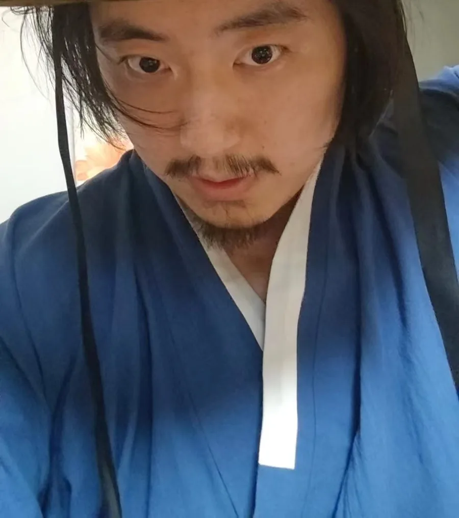 Cross-collar detail on Hanfu showing layered construction