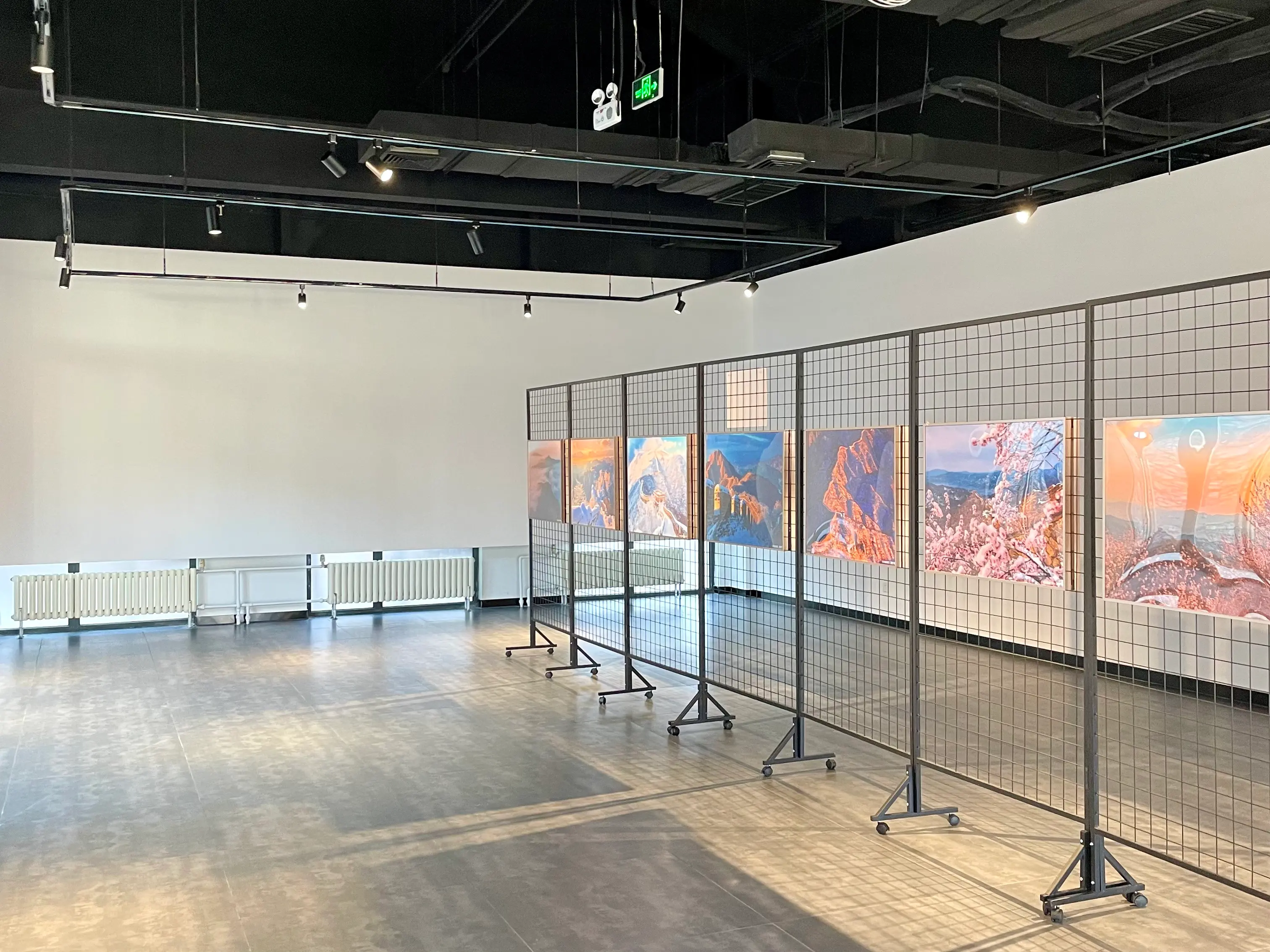 Archive view of a photo exhibition formerly displayed inside the Mutianyu Digital Museum, next to the Epic Great Wall XR Experience Space.