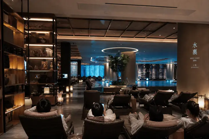 Plan corto de escala en Shanghai con traslado privado desde aeropuerto a un spa 24 horas según aeropuerto.