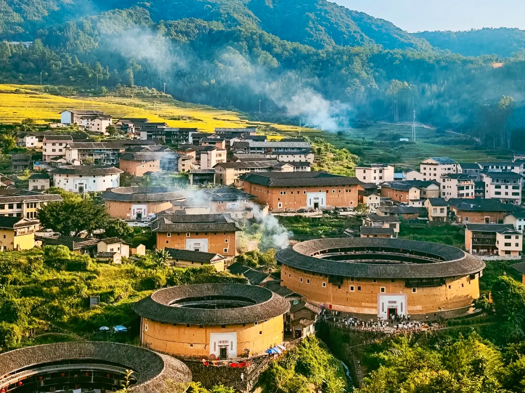 Famous Chinese architecture including imperial, ritual, residential and garden traditions