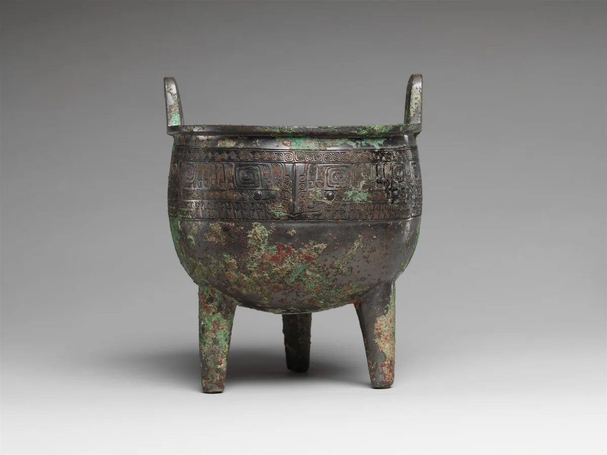 Shang dynasty bronze ding ritual vessel