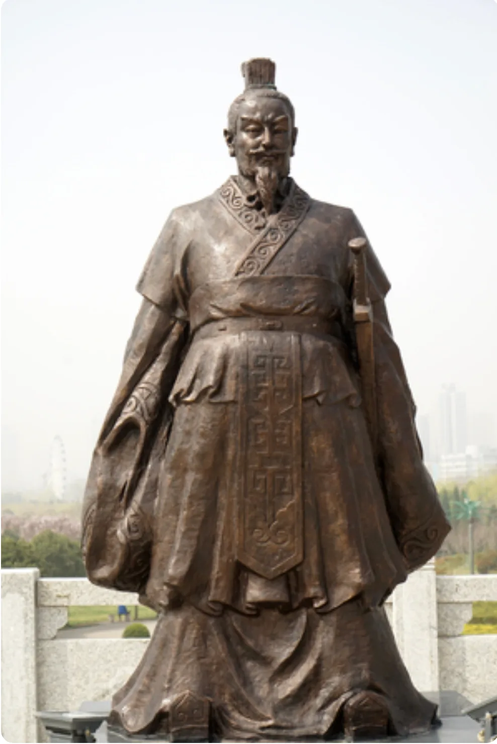 Han Fei statue