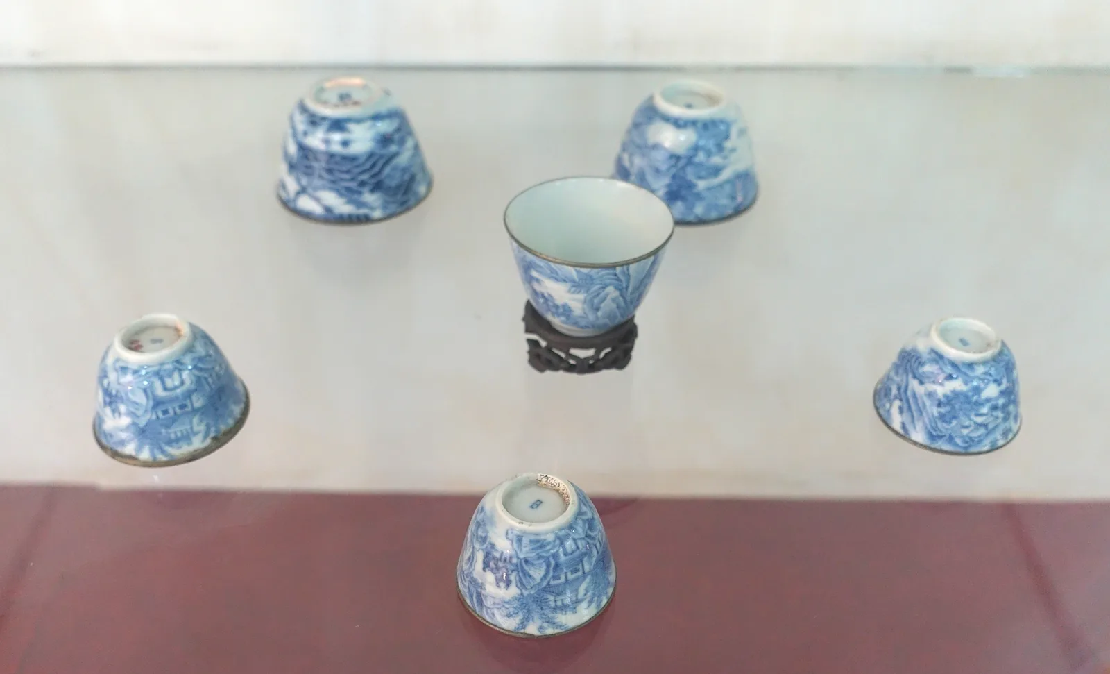 Historic Chinese tea set with ceramic vessels