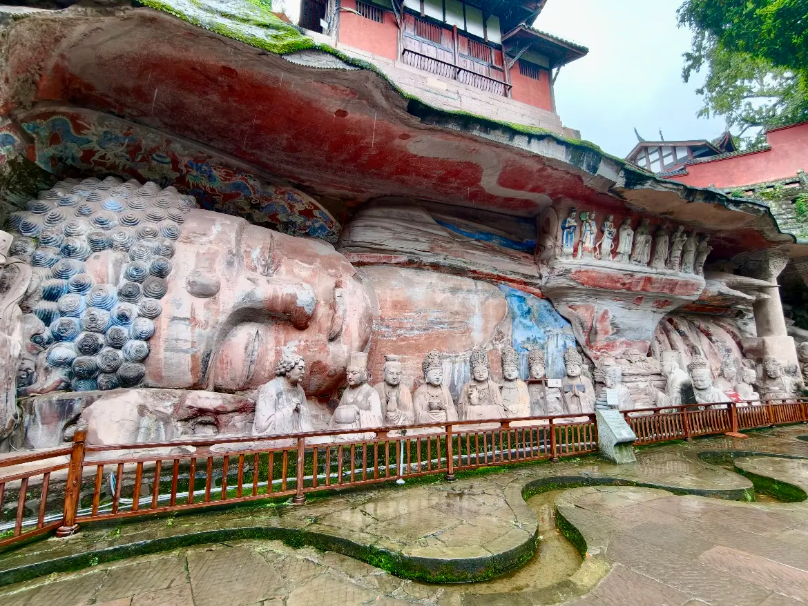 Wycieczka jednodniowa do Rzeźb Skalnych Dazu z Chongqing.