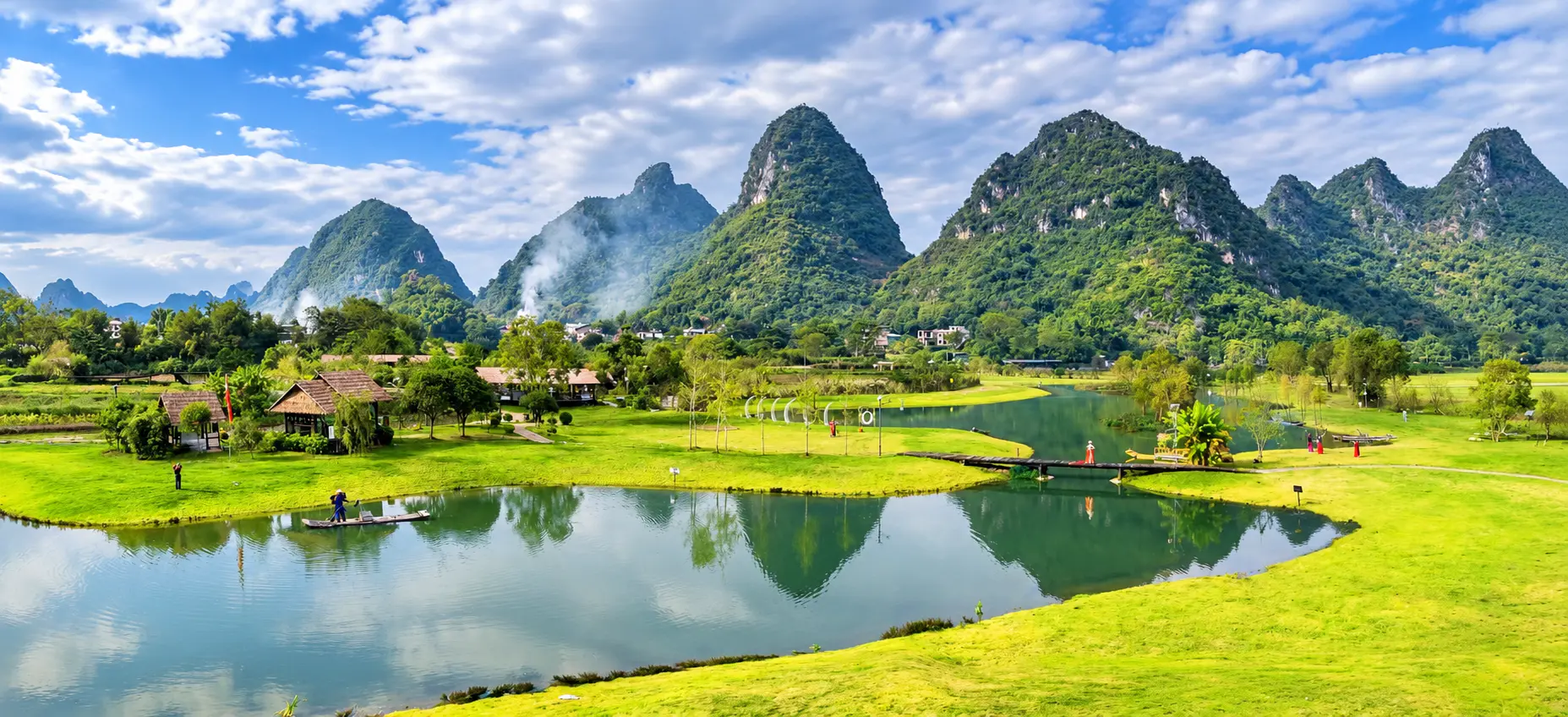 Li River karst panorama near Guilin and Yangshuo