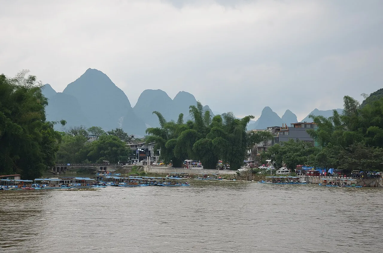Li River cruise landscape near Xingping