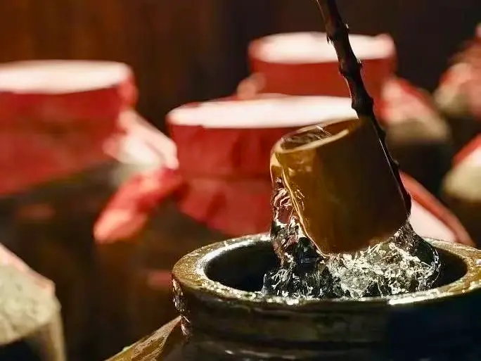 Traditional Chinese alcohol and wine storage jars